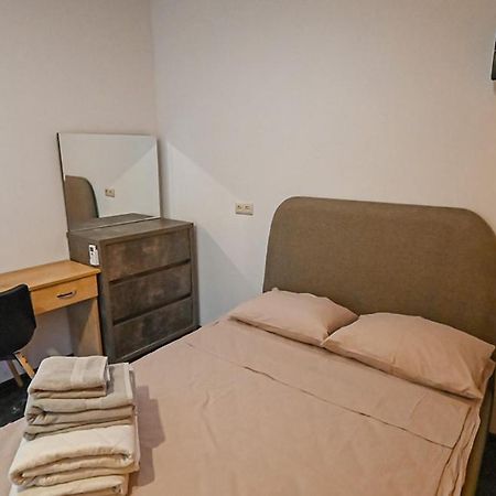 4 Bedroom Apartment On Liberty Square Тбілісі Екстер'єр фото